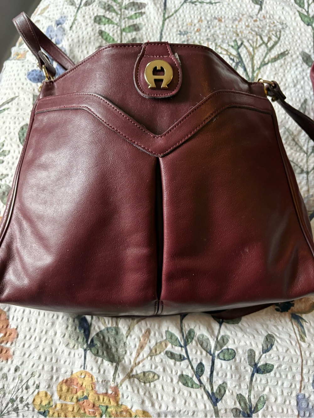 Etienne Aigner Burgundy Leather Shoulder Bag with Gold Hardware